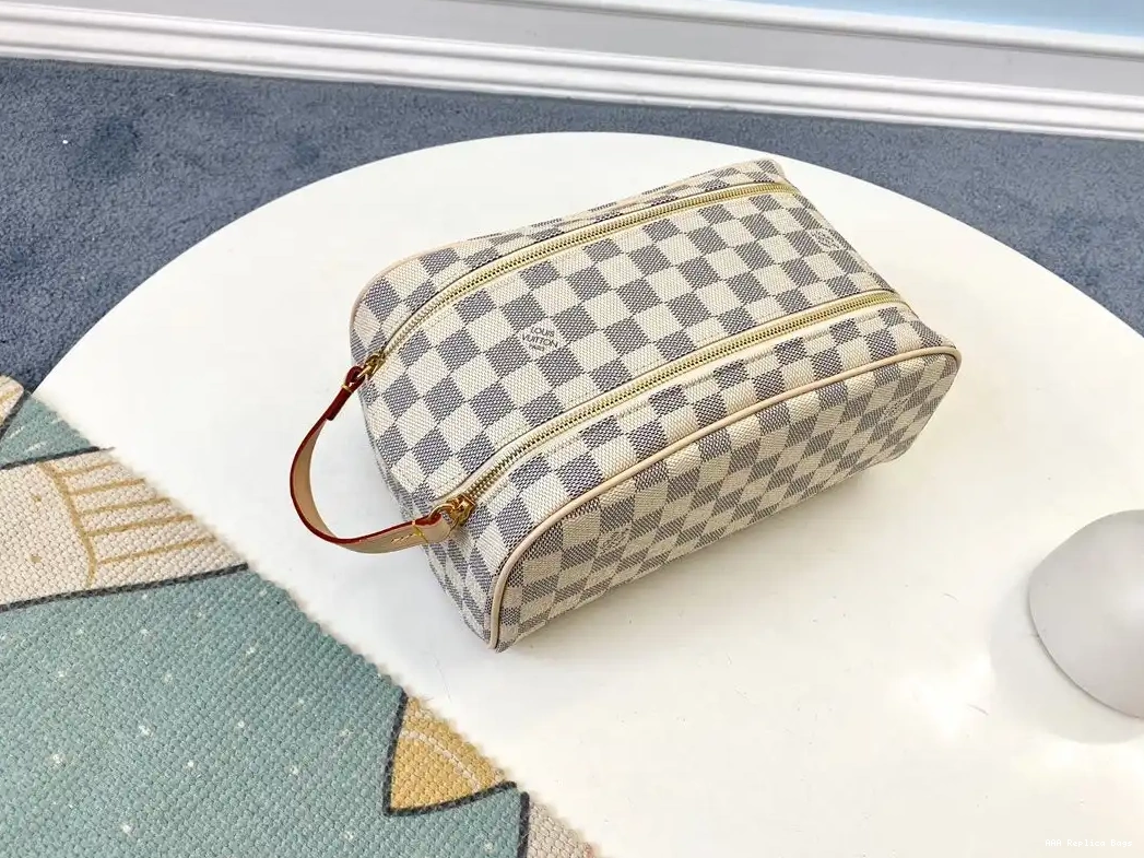Aaa replica bags TOILETRY BAG LOUIS VUITTON 0524